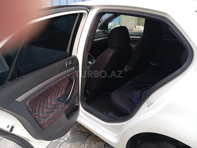 Volkswagen Jetta 2010, 250,000 km - 1.6 л - Bakı