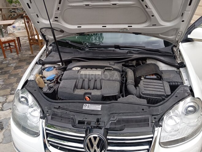 Volkswagen Jetta 2010, 250,000 km - 1.6 л - Bakı