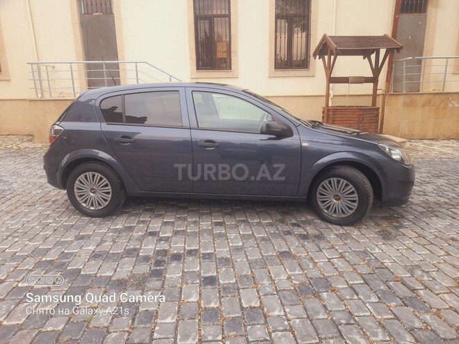 Opel Astra 2009, 300,000 km - 1.4 l - Bakı