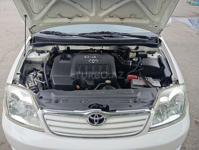 Toyota Corolla 2005, 260,000 km - 1.4 l - Quba