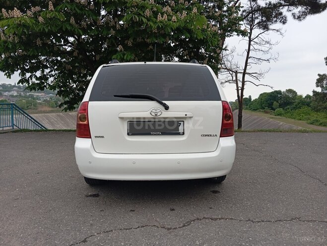 Toyota Corolla 2005, 260,000 km - 1.4 l - Quba