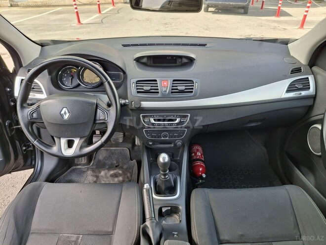 Renault Megane-13