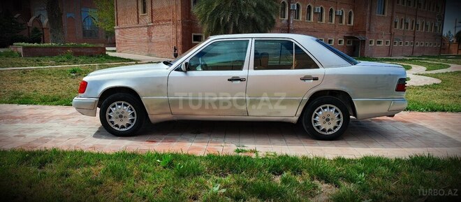 Mercedes E 220 1993, 382,546 km - 2.2 л - Gəncə