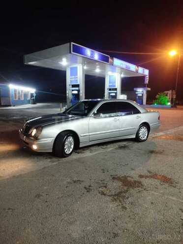 Mercedes E 220 d 1999, 510,000 km - 2.2 л - Ucar