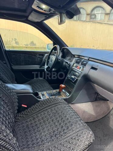 Mercedes E 240 1998, 298,878 km - 2.4 l - Bakı