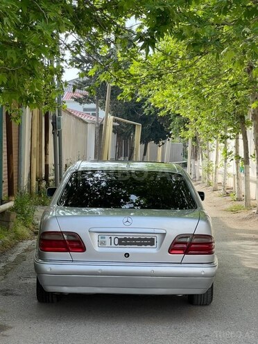Mercedes E 240 1998, 298,878 km - 2.4 l - Bakı