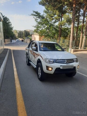 Mitsubishi L200 2014, 224,000 km - 2.5 l - Bakı