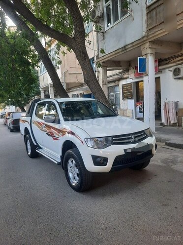 Mitsubishi L200 2014, 224,000 km - 2.5 l - Bakı
