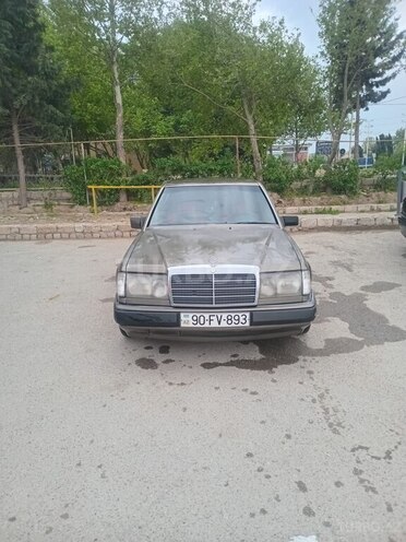 Mercedes E 200 d 1993, 250,000 km - 2.0 л - Bakı