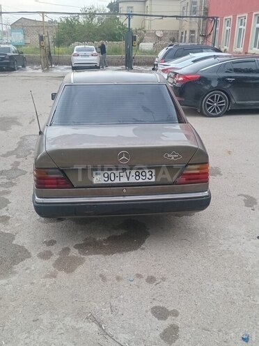 Mercedes E 200 d 1993, 250,000 km - 2.0 л - Bakı