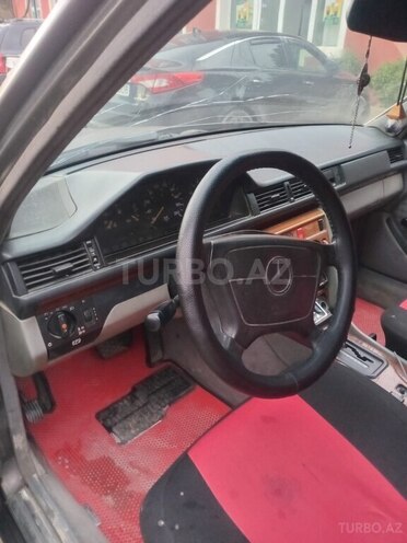 Mercedes E 200 d 1993, 250,000 km - 2.0 л - Bakı