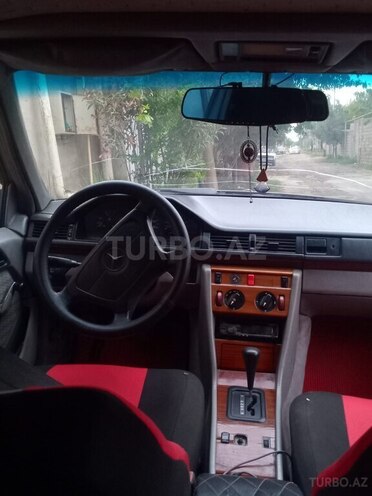 Mercedes E 200 d 1993, 250,000 km - 2.0 л - Bakı