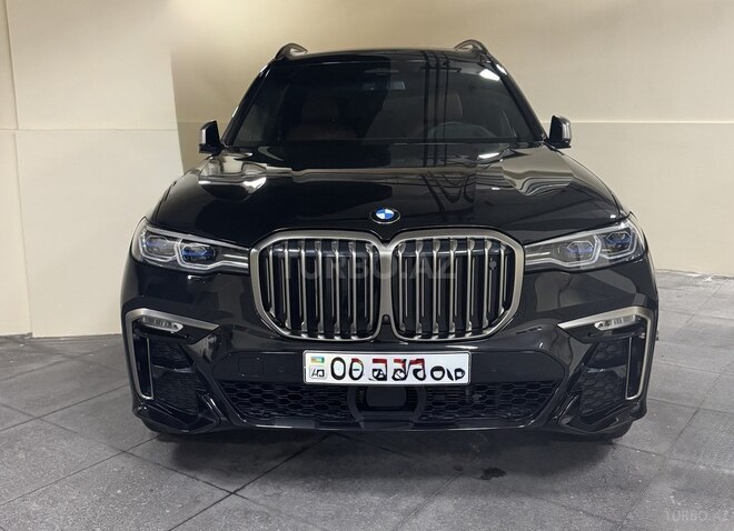 BMW X7-10