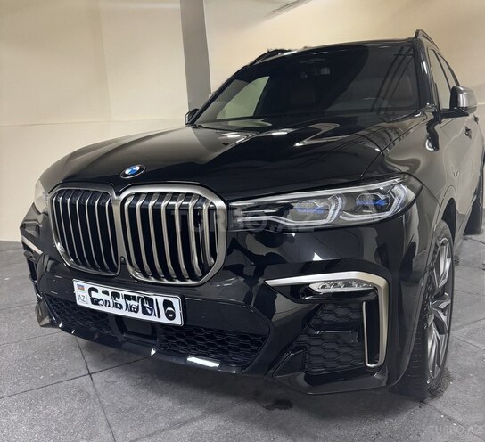 BMW X7-8