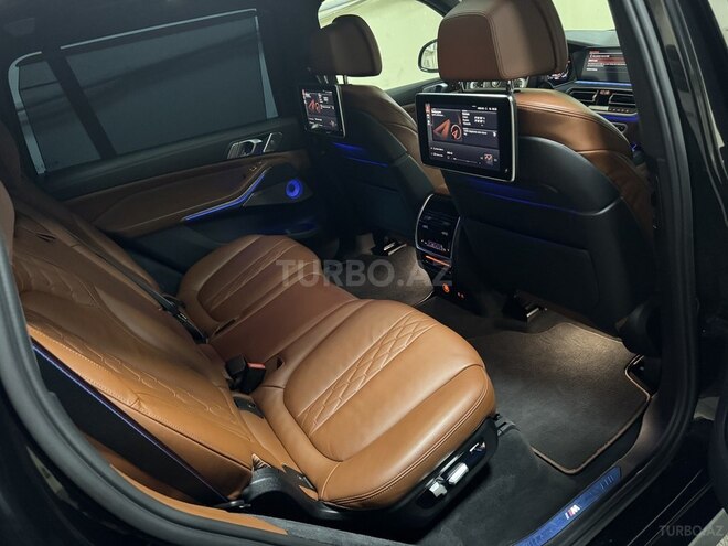 BMW X7-16