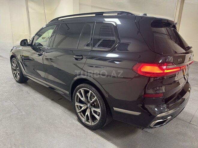 BMW X7-6