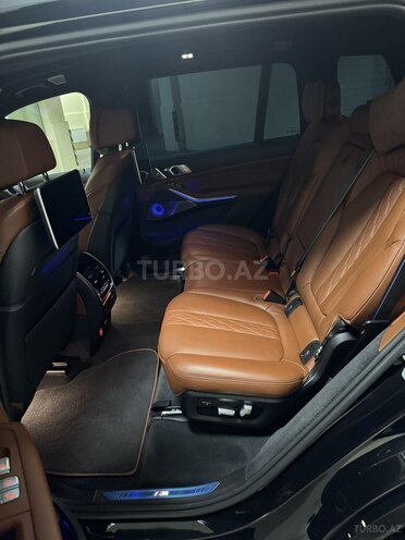 BMW X7-12