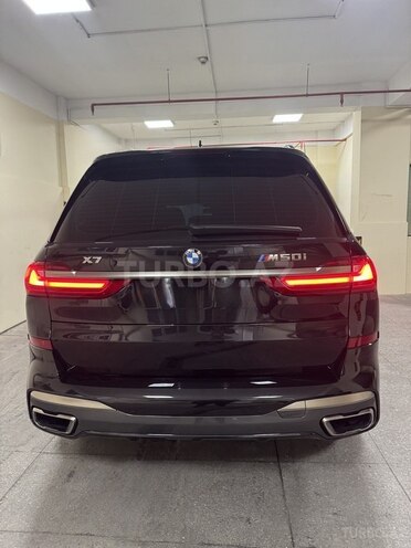 BMW X7-7