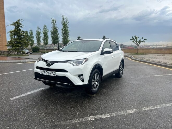 Toyota RAV4-11