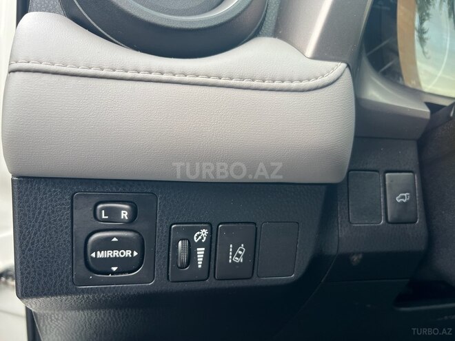 Toyota RAV4-7