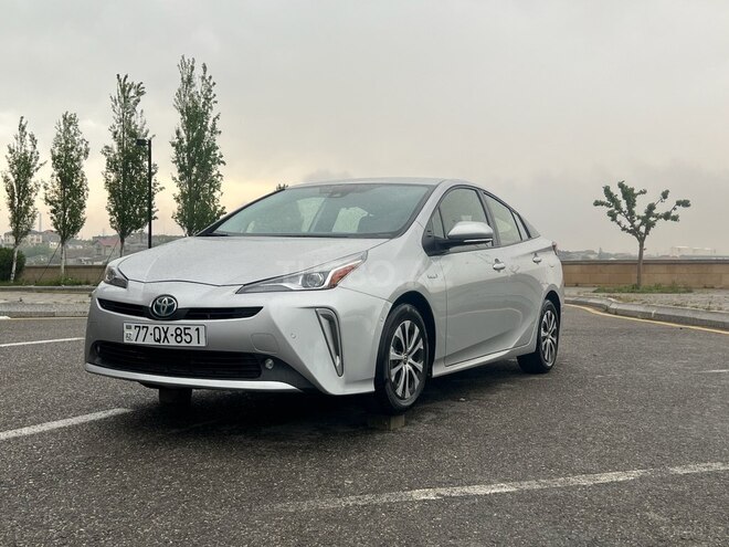 Toyota Prius-12