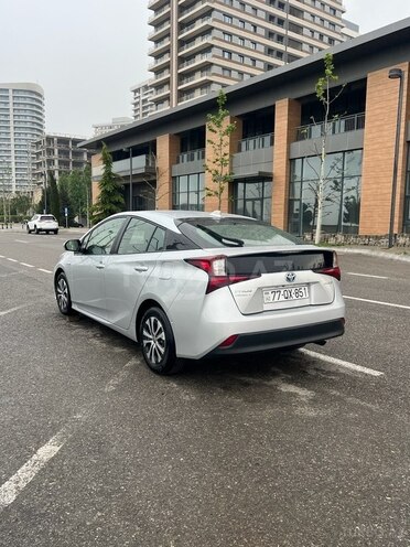 Toyota Prius-13