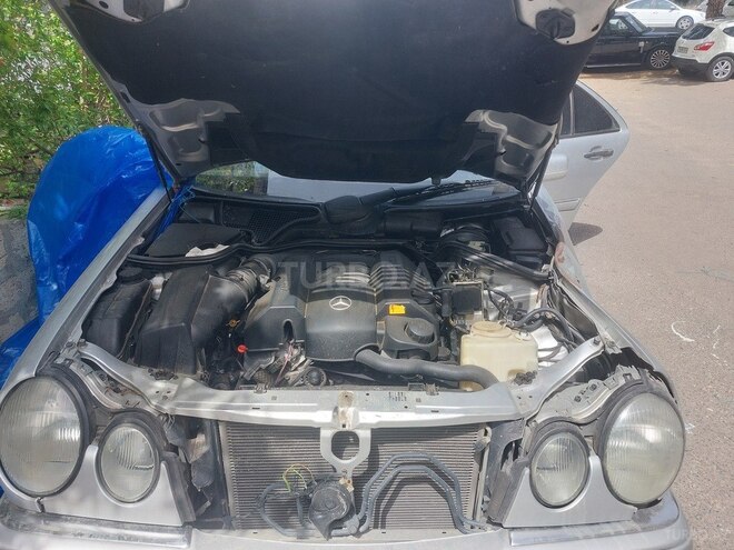 Mercedes E 240 1998, 237,000 km - 2.4 l - Bakı