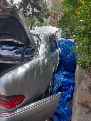 Mercedes E 240 1998, 237,000 km - 2.4 l - Bakı