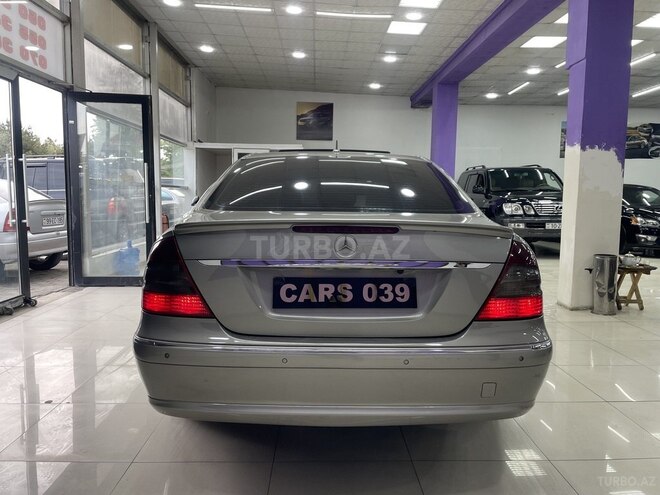 Mercedes E 220 d-12
