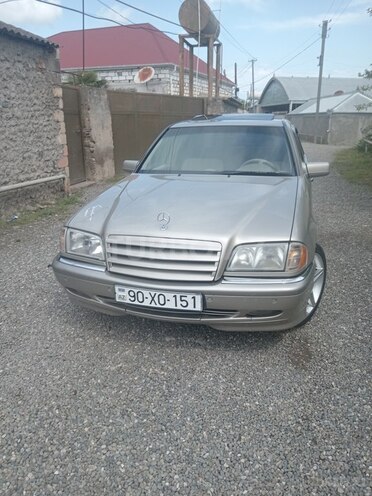 Mercedes C 240 1998, 324,000 km - 2.4 l - Qazax