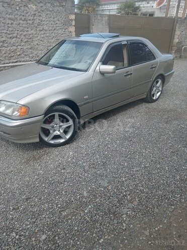 Mercedes C 240 1998, 324,000 km - 2.4 l - Qazax