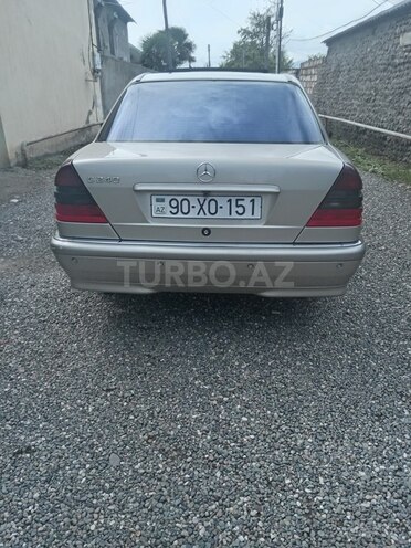 Mercedes C 240 1998, 324,000 km - 2.4 l - Qazax