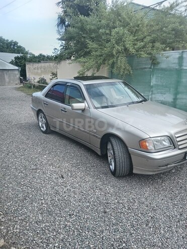 Mercedes C 240 1998, 324,000 km - 2.4 l - Qazax