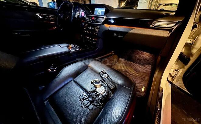 Mercedes E 350 2010, 235,000 km - 3.5 l - Bakı