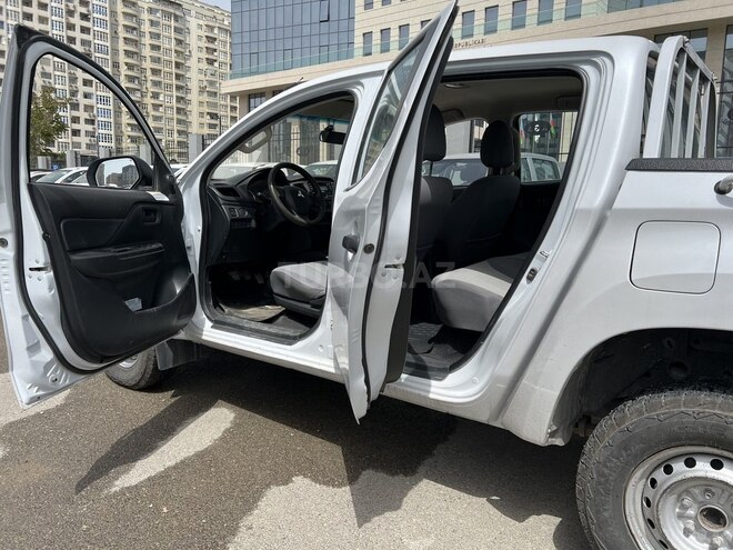 Mitsubishi L200 2021, 180,000 km - 2.4 l - Bakı
