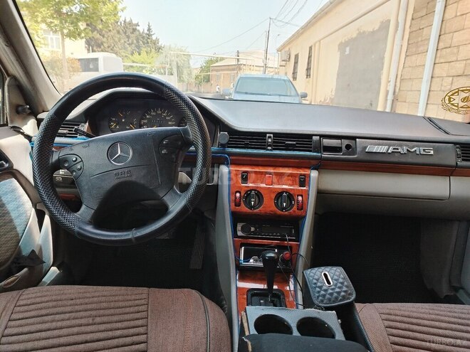 Mercedes E 200 1992, 560,720 km - 2.0 l - Bakı