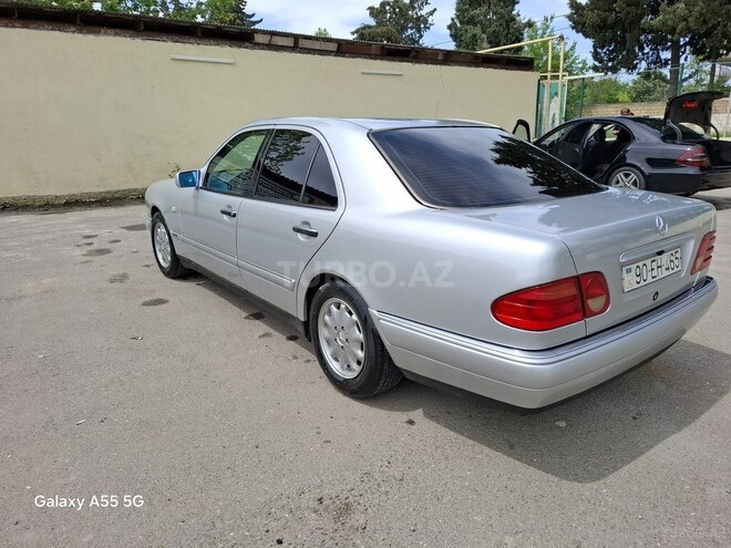 Mercedes E 240 1999, 401,717 km - 2.4 л - Tovuz