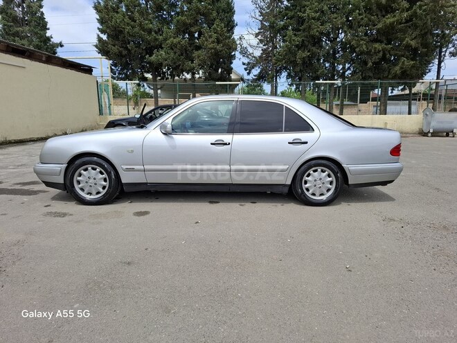 Mercedes E 240 1999, 401,717 km - 2.4 л - Tovuz