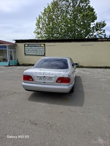 Mercedes E 240 1999, 401,717 km - 2.4 л - Tovuz