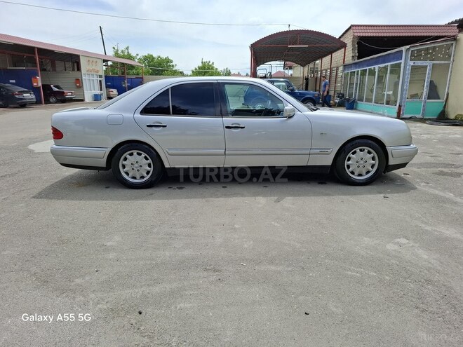 Mercedes E 240 1999, 401,717 km - 2.4 л - Tovuz