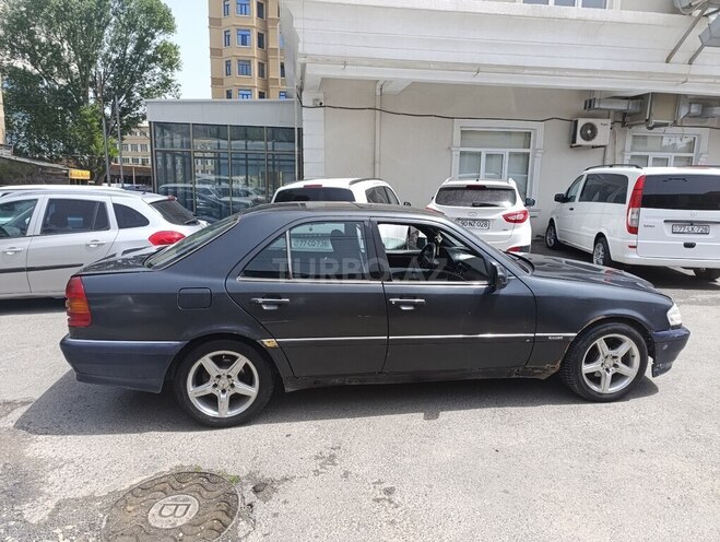 Mercedes C 250 d 1995, 288,562 km - 2.5 l - Bakı