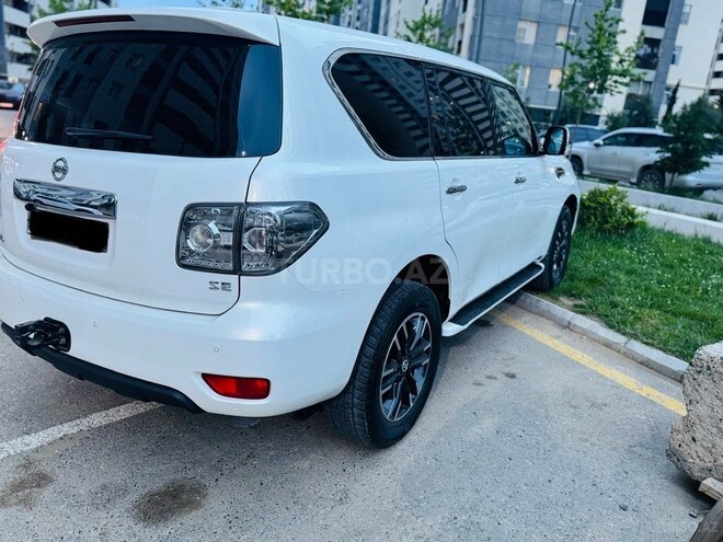 Nissan Patrol 2011, 179,000 km - 5.6 l - Bakı