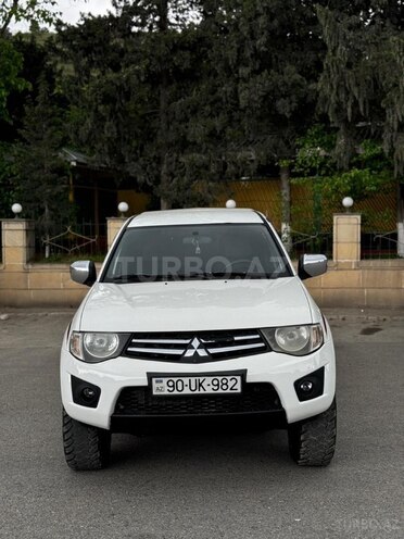 Mitsubishi L200 2014, 350,000 km - 2.5 l - Bakı