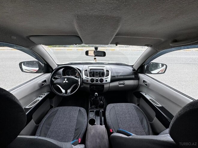 Mitsubishi L200 2014, 350,000 km - 2.5 l - Bakı