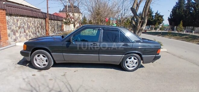 Mercedes 190 1992, 250,000 km - 2.0 л - Beyləqan