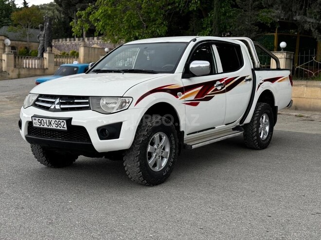 Mitsubishi L200 2014, 350,000 km - 2.5 l - Bakı