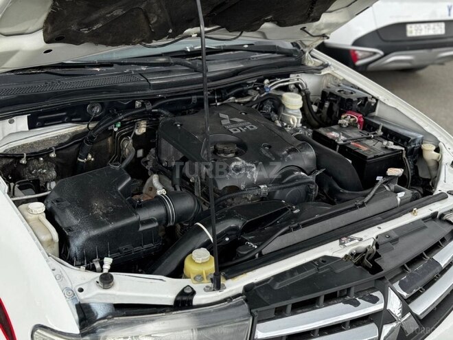 Mitsubishi L200 2014, 350,000 km - 2.5 l - Bakı