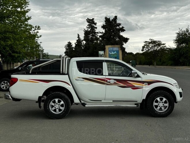 Mitsubishi L200 2014, 350,000 km - 2.5 l - Bakı