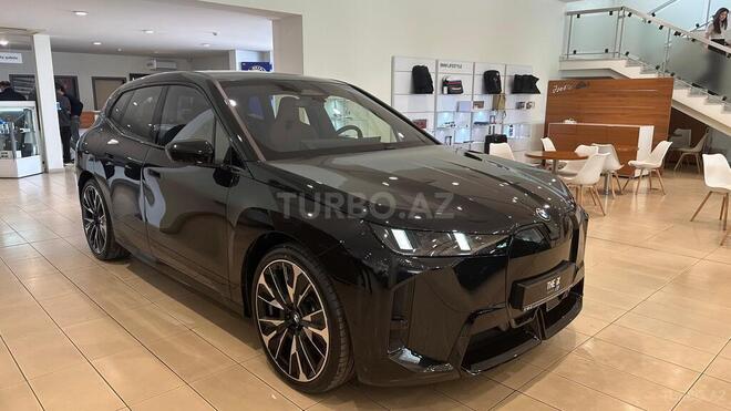BMW iX-4