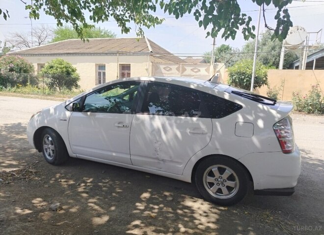 Toyota Prius 2009, 667,878 km - 1.5 l - Mingəçevir
